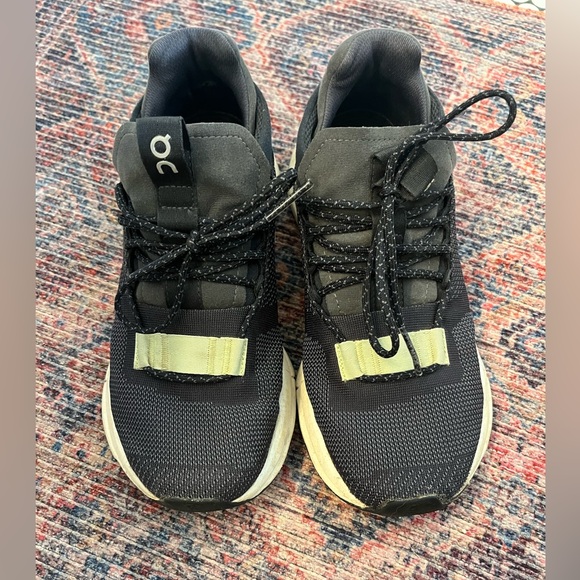 On Running Shoes - On cloud size 6